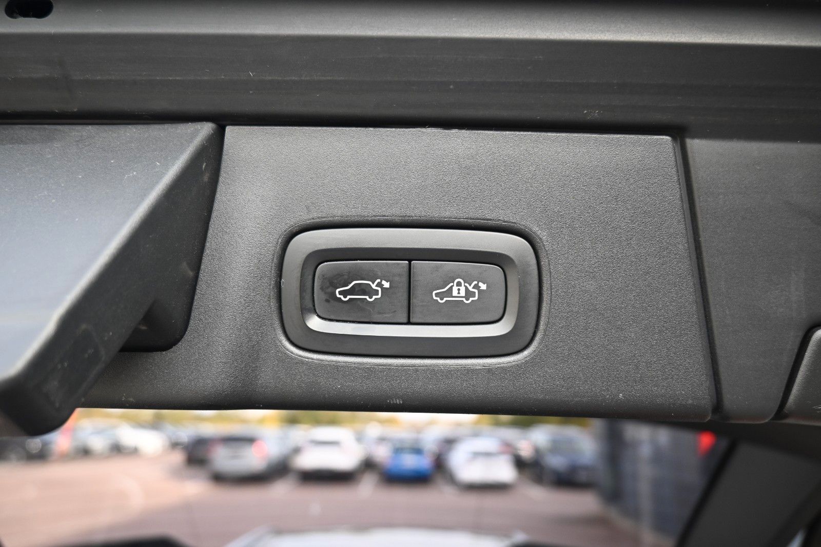 Fahrzeugabbildung Volvo V90 B4 D Plus Bright*STDHZG*360°*PANO*ACC*AHK