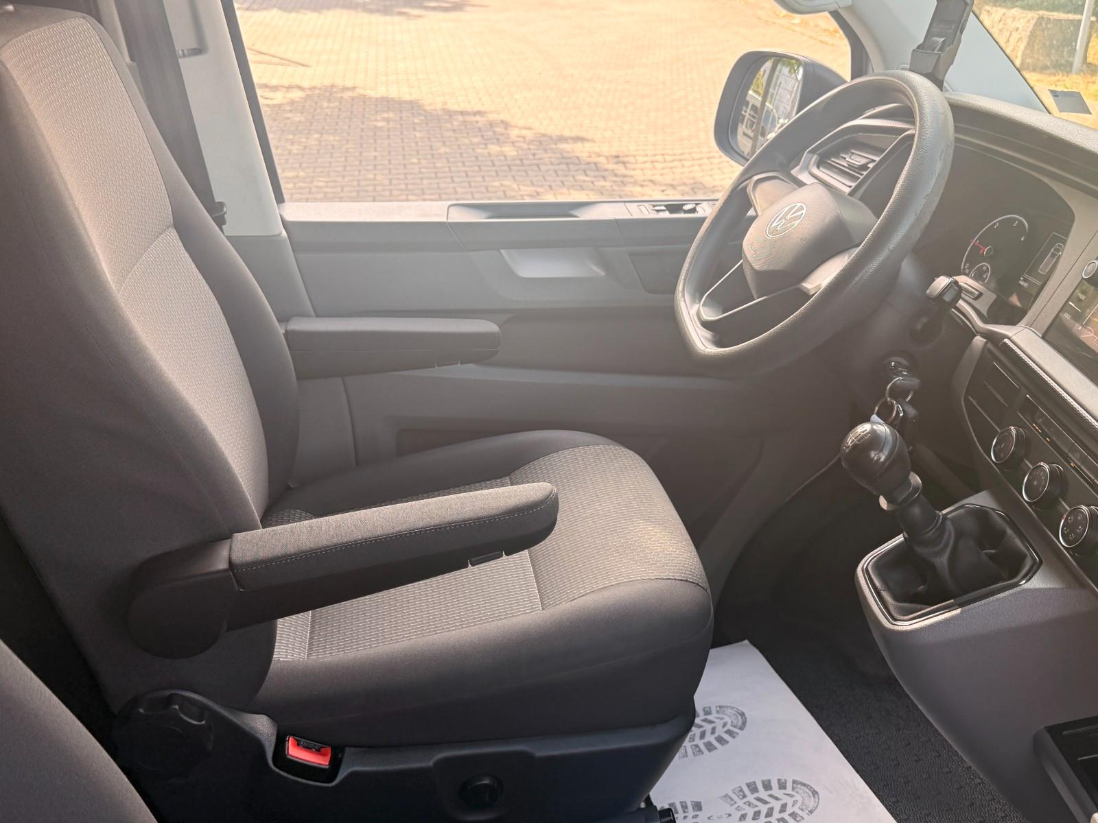 Volkswagen T6.1 2.0 TDI Transporter Kasten FWD*GR.NAVI*PDC*