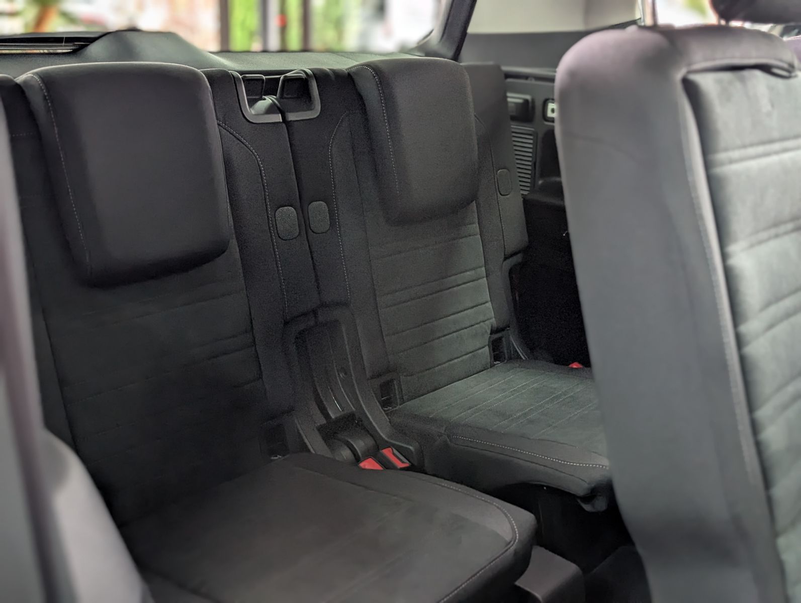 Fahrzeugabbildung Volkswagen Touran R-LINE HIGHLINE BLACK PANO AHK 7S KINDERS