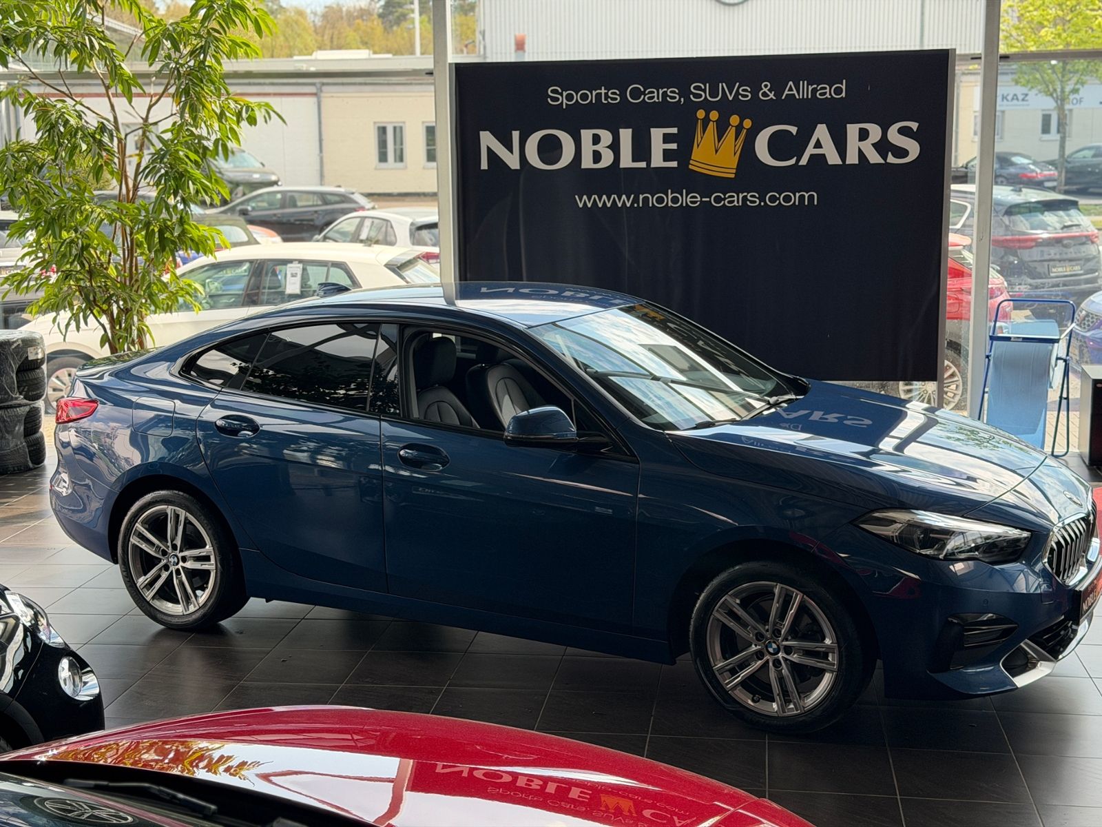 Fahrzeugabbildung BMW 218i Gran Coupe Luxury Line Shadow LED NAV SHZ