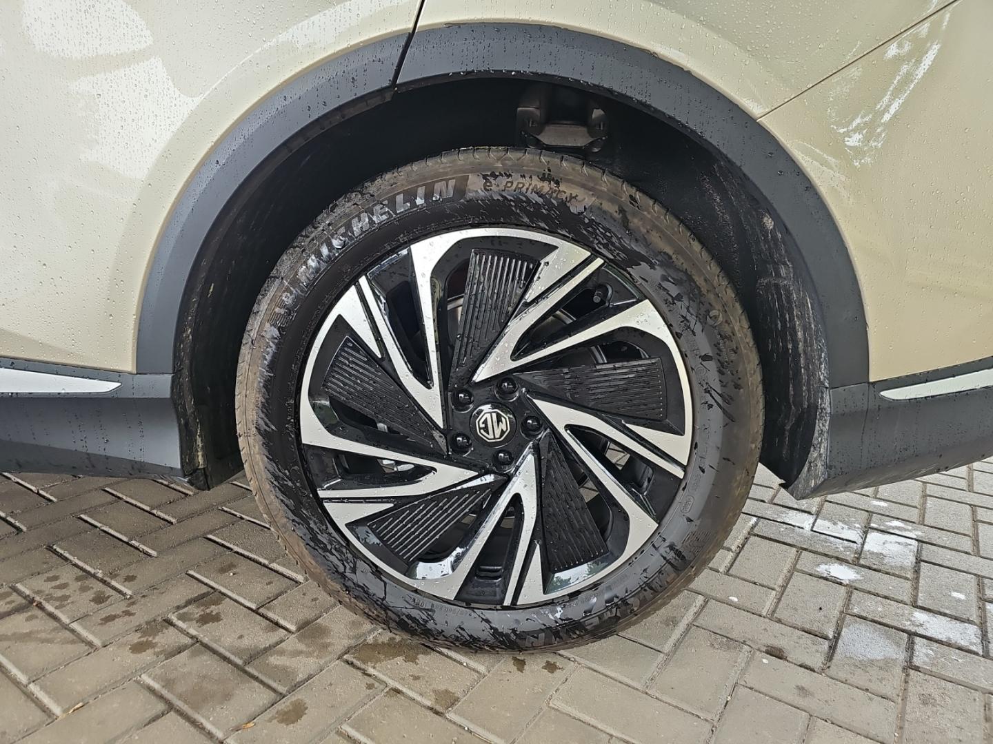 MG S6 EV Lux AWD, Panoramad., Navig., bel. Sitze 36