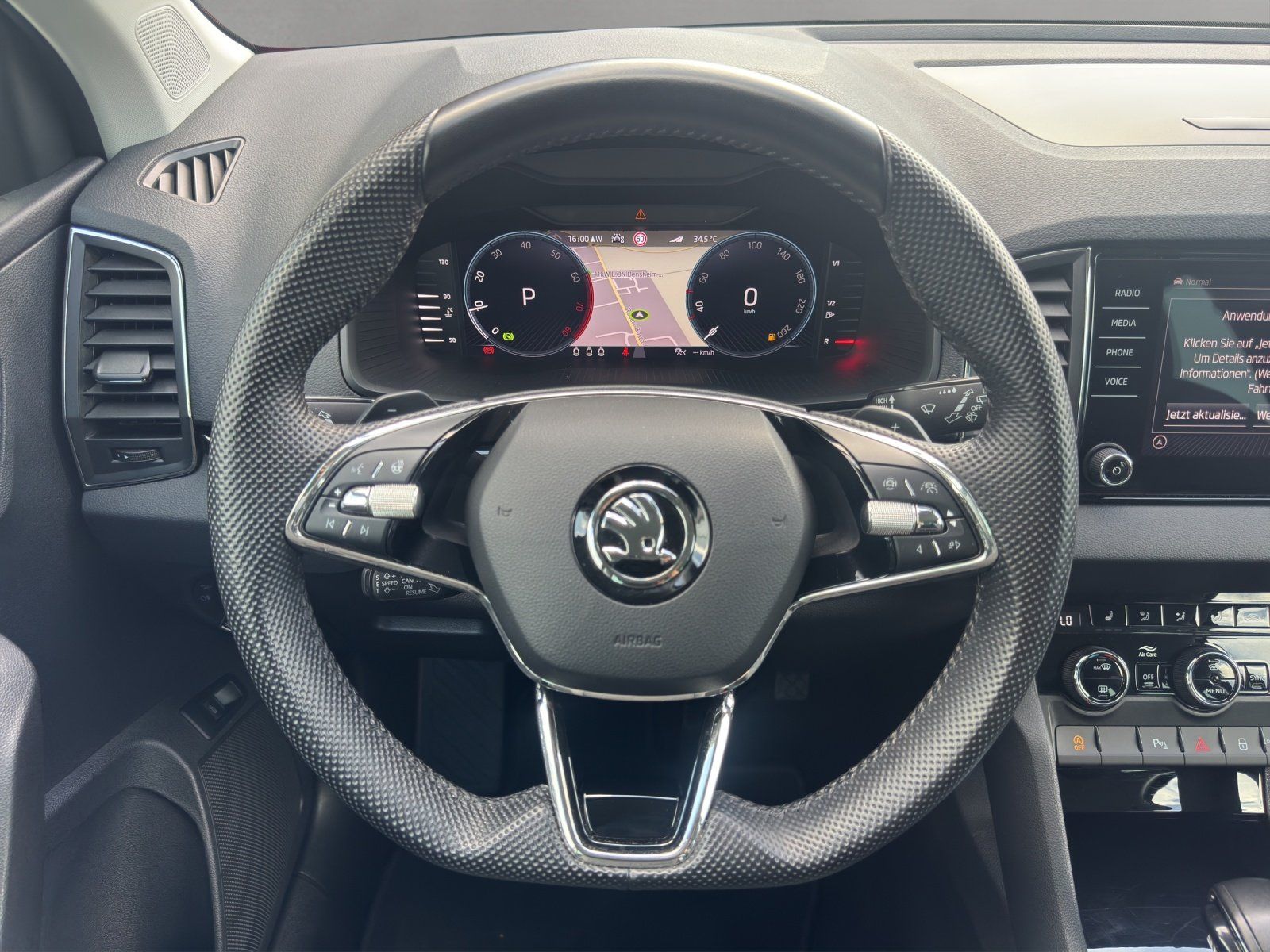 Fahrzeugabbildung SKODA Karoq 1.5 TSI DSG Style/AHK/KAMERA/ACC/LED/VIRT.