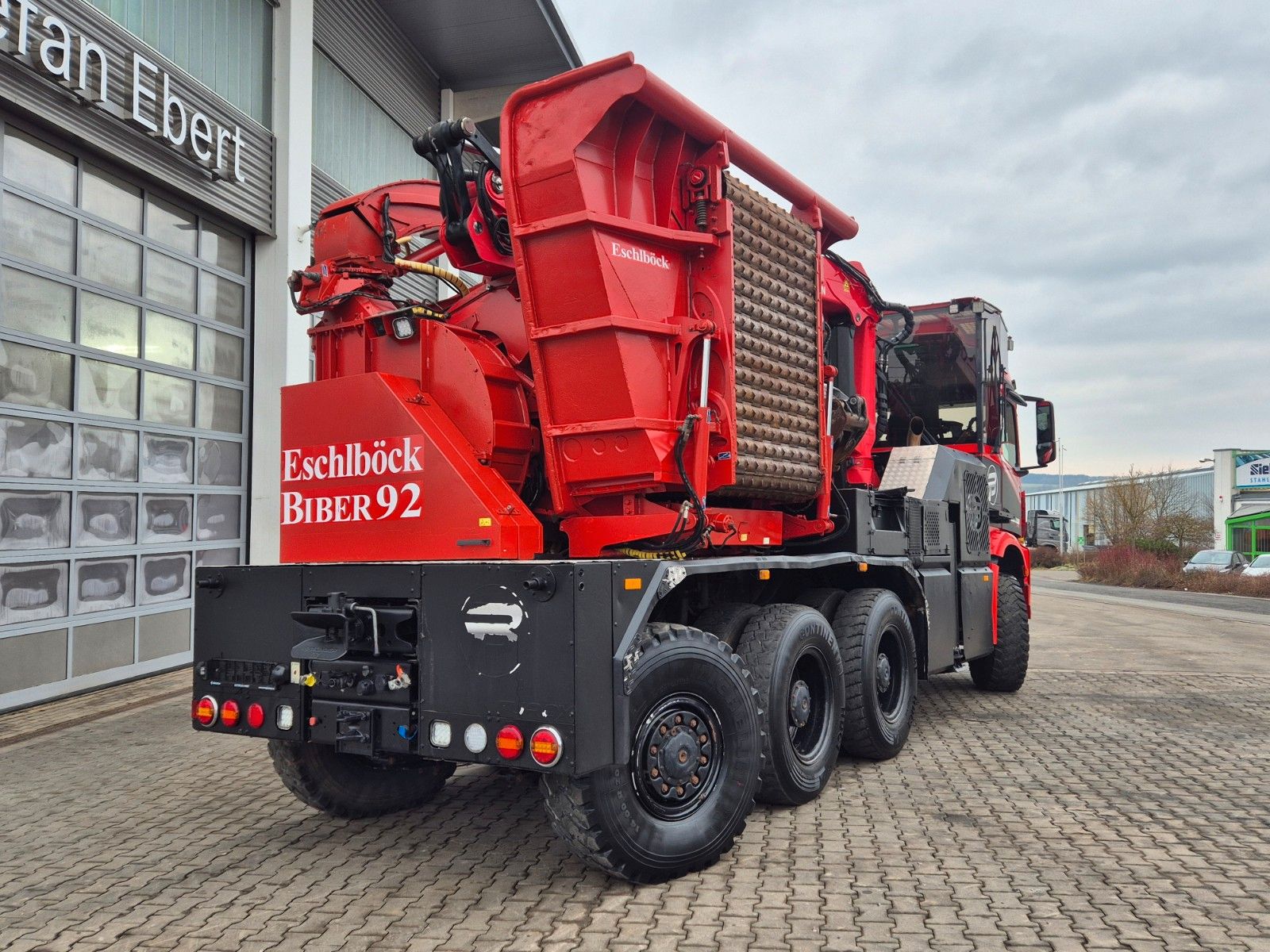 Fahrzeugabbildung Mercedes-Benz TUROX 8x8 Eschlböck Biber 92 Holzhacker / 1.512h