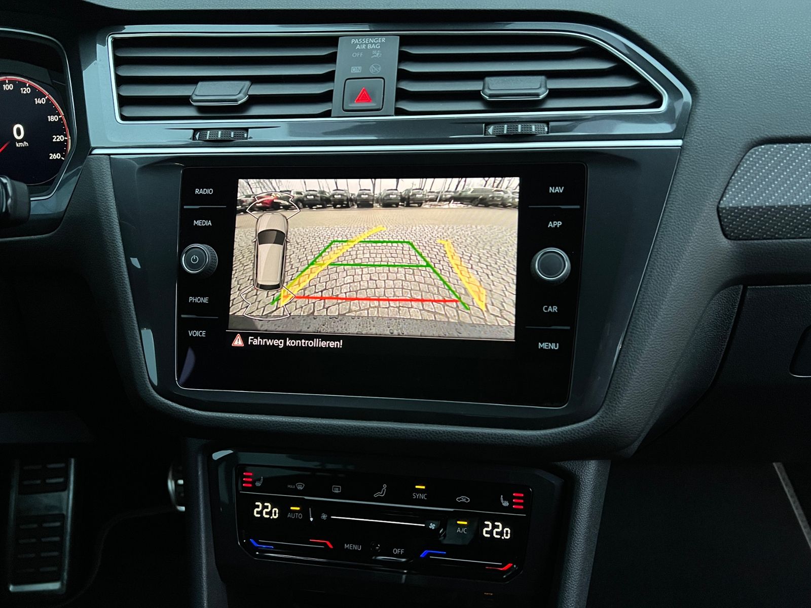 Fahrzeugabbildung Volkswagen Tiguan Allspace R-Line 2.0 TDI DSG 4MOTION *AHK,