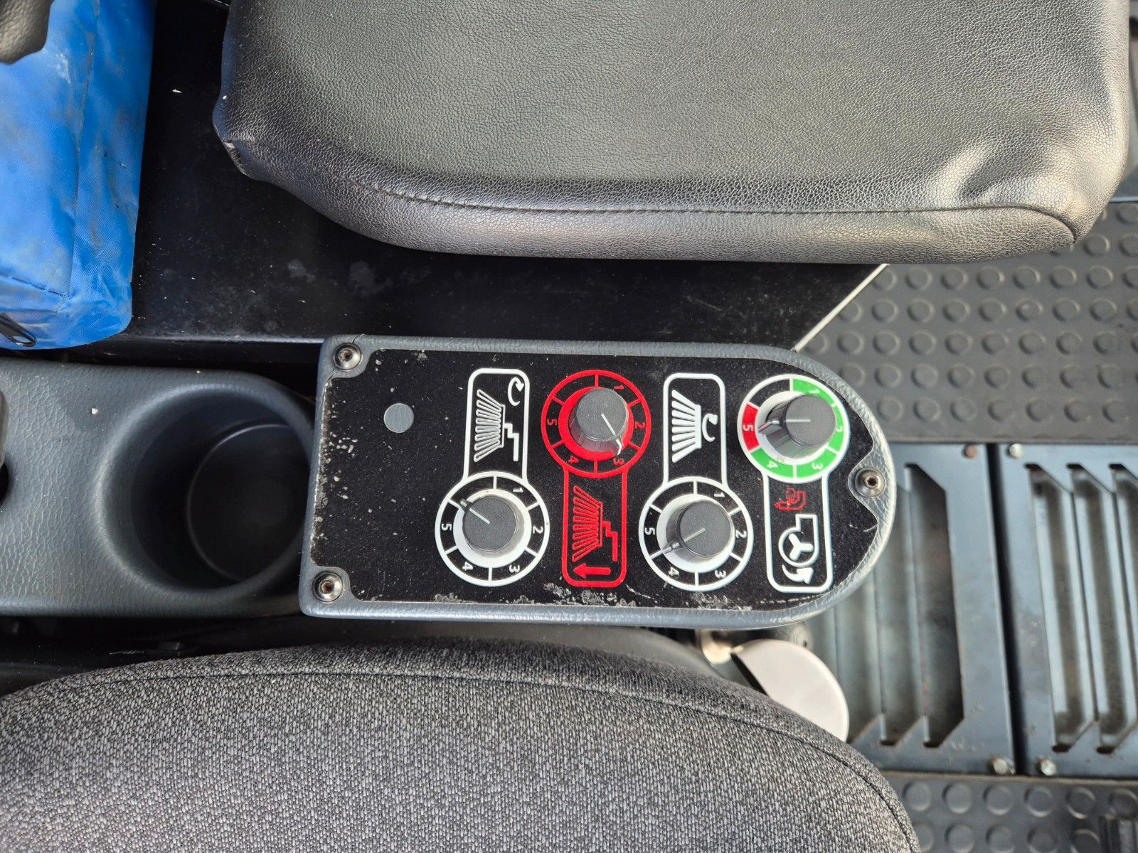 Fahrzeugabbildung Schmidt Swingo Compact 200+ Winterdienst Klima