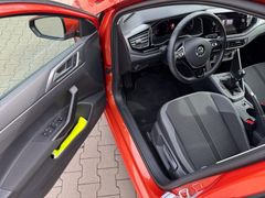 Fahrzeugabbildung Volkswagen Polo Highline -17"LM*Kamera*Panorama*LED*2xKlima