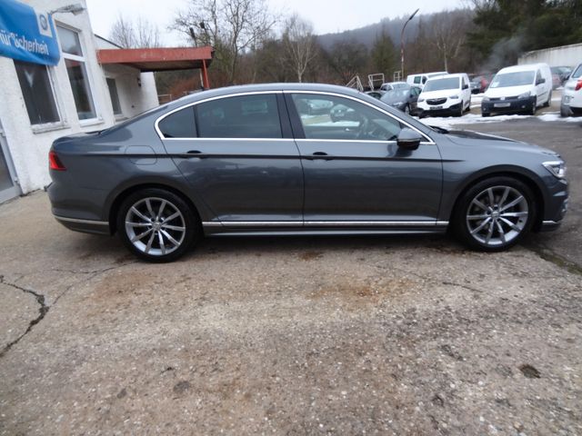 Fahrzeugabbildung Volkswagen Passat/Highline/2xR-Line/LED/Virtual/Kam/Leder/