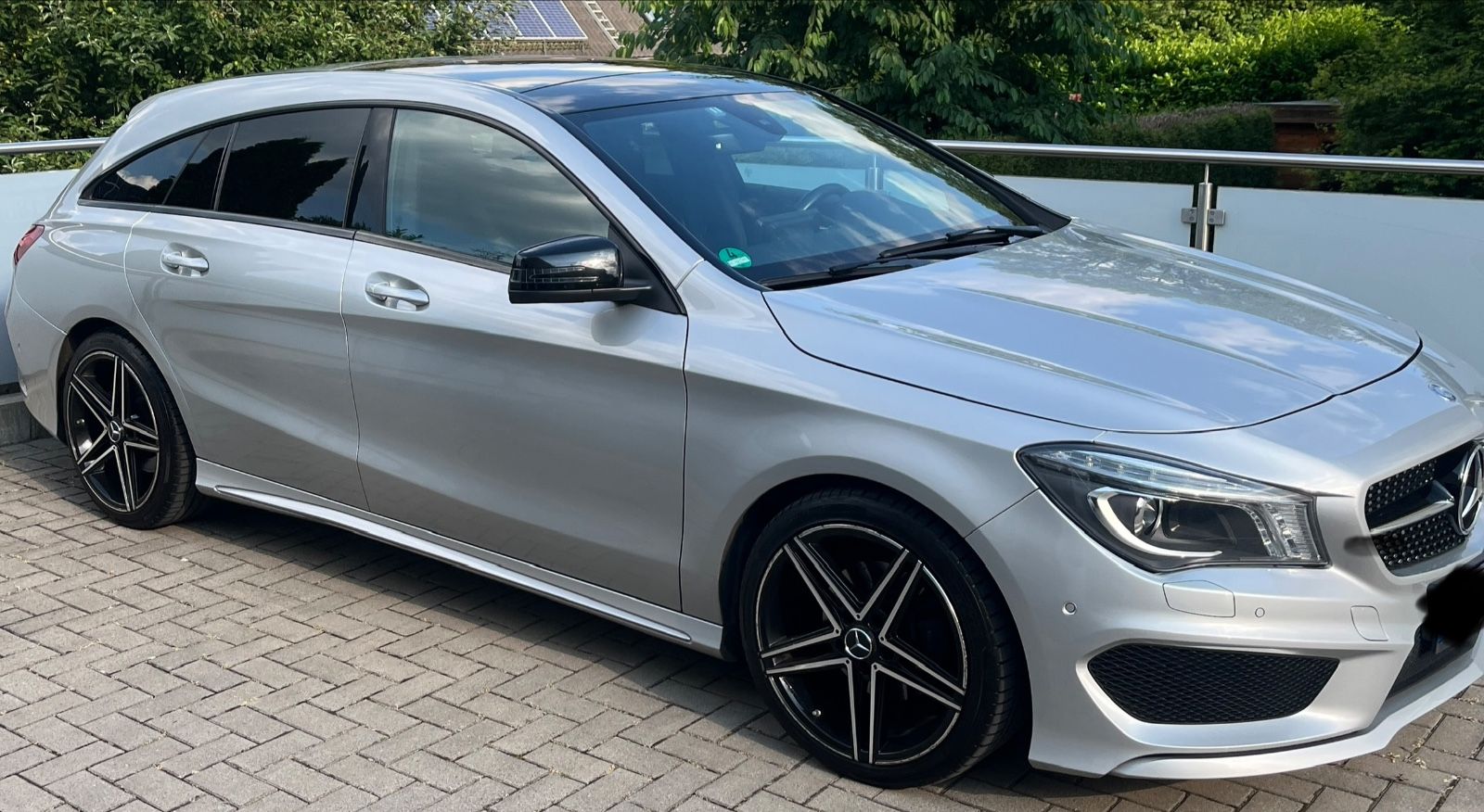 MERCEDES-BENZ CLA 180 SB AMG Line - Highlight großes Display