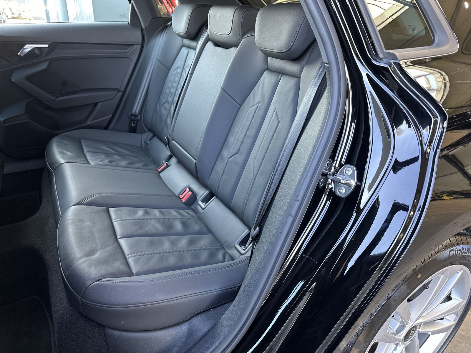 Fahrzeugabbildung Audi A3 35 TDI SpB Sport NAV+LED+ACC+VCOCKPIT+CARPLAY