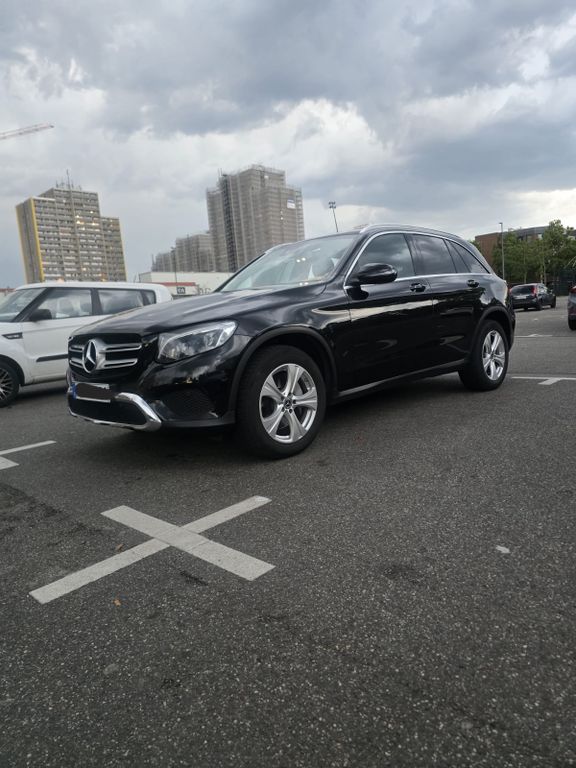 Image of Mercedes-Benz GLC 220