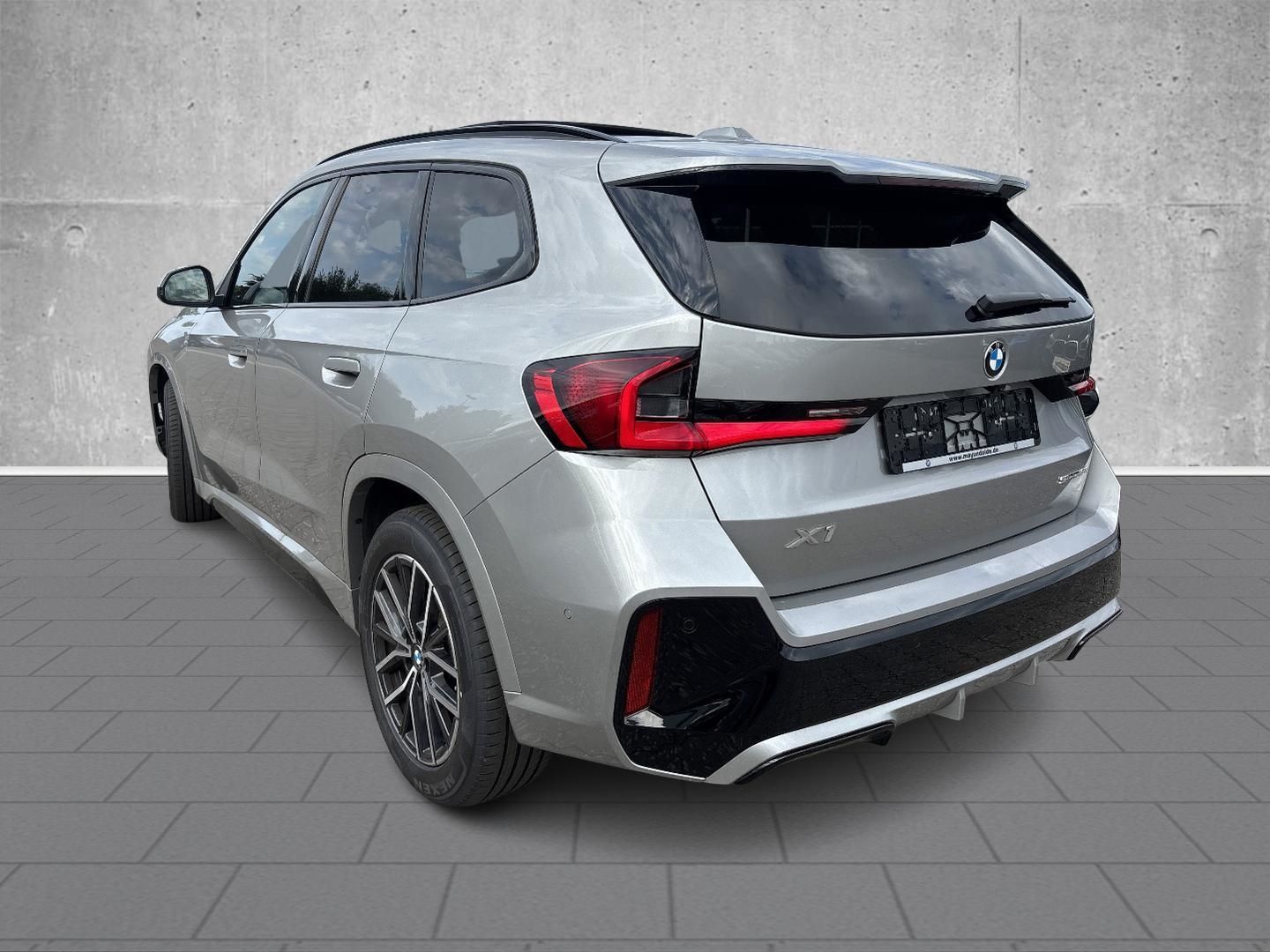 BMW X1 sDrive18i Adapt.LED Pano Kamera Harman Kardon foto 5