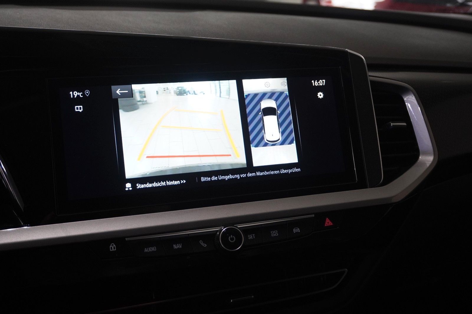 Fahrzeugabbildung Opel Grandland (X) 1.2T GS LINE NAVI/LED/KAMERA/SPORT