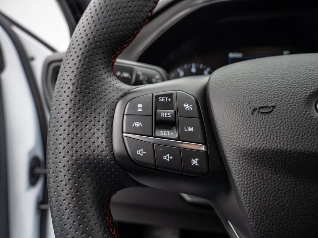 Ford FOCUS ST-LINE MHEV KAMERA NAVI ACC MATRIX-LED