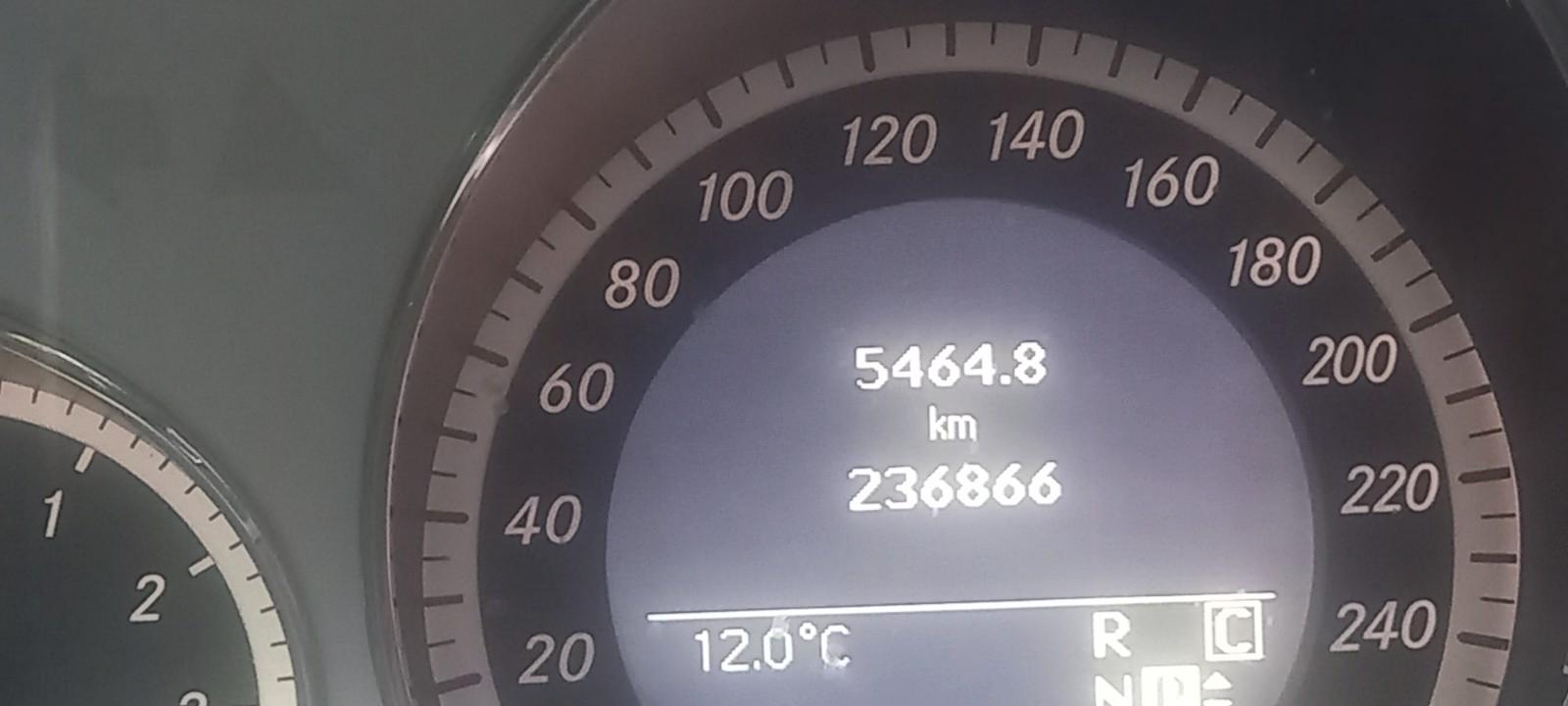 Mercedes-Benz E350 2010 — photo 8