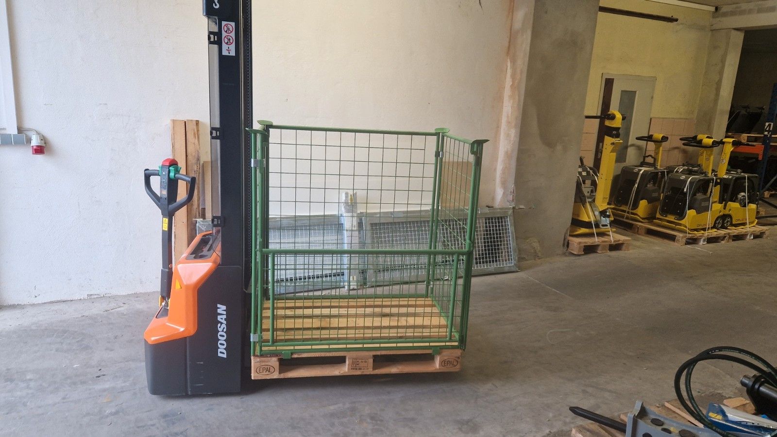 DOOSAN Lithium Hochhubwagen 1,2 T