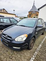 Hyundai Accent 1.4 GL GL - Hyundai Accent GL mit Benzin-Antrieb