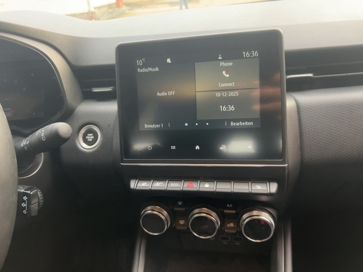 Fahrzeugabbildung Renault Clio INTENS TCe 90 EPH SHZ Klimmaut.