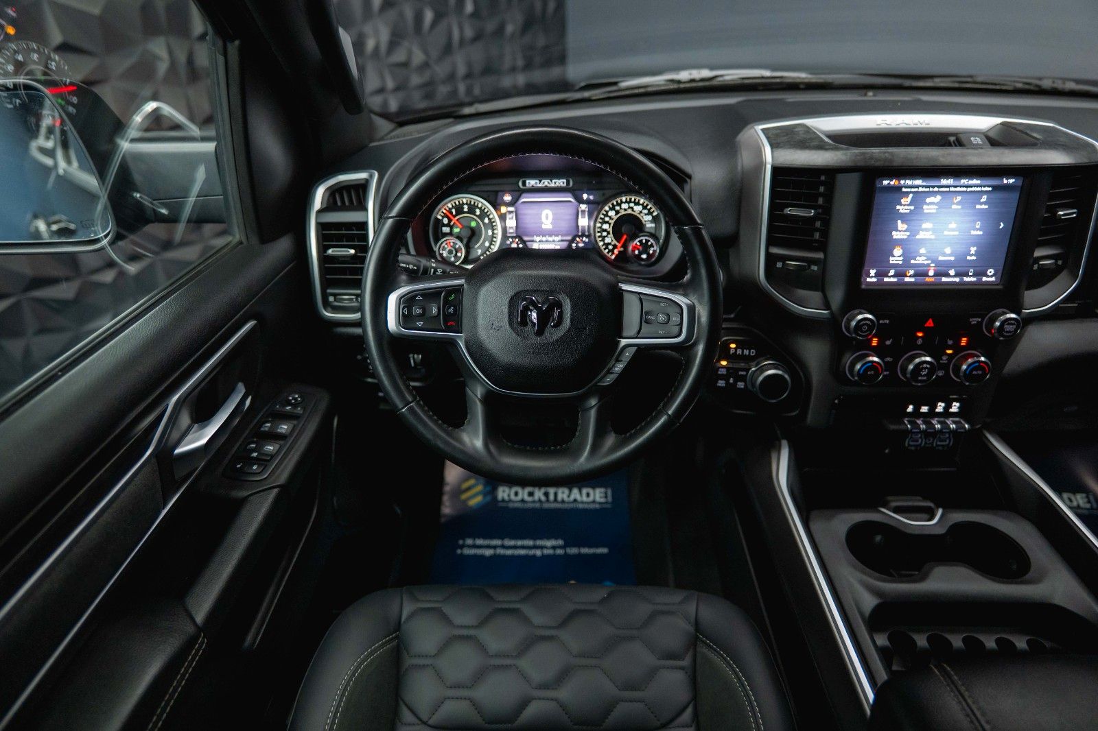 Fahrzeugabbildung Dodge RAM 5.7 V8 HEMI 4x4 Offroad Night-Paket LED 19%