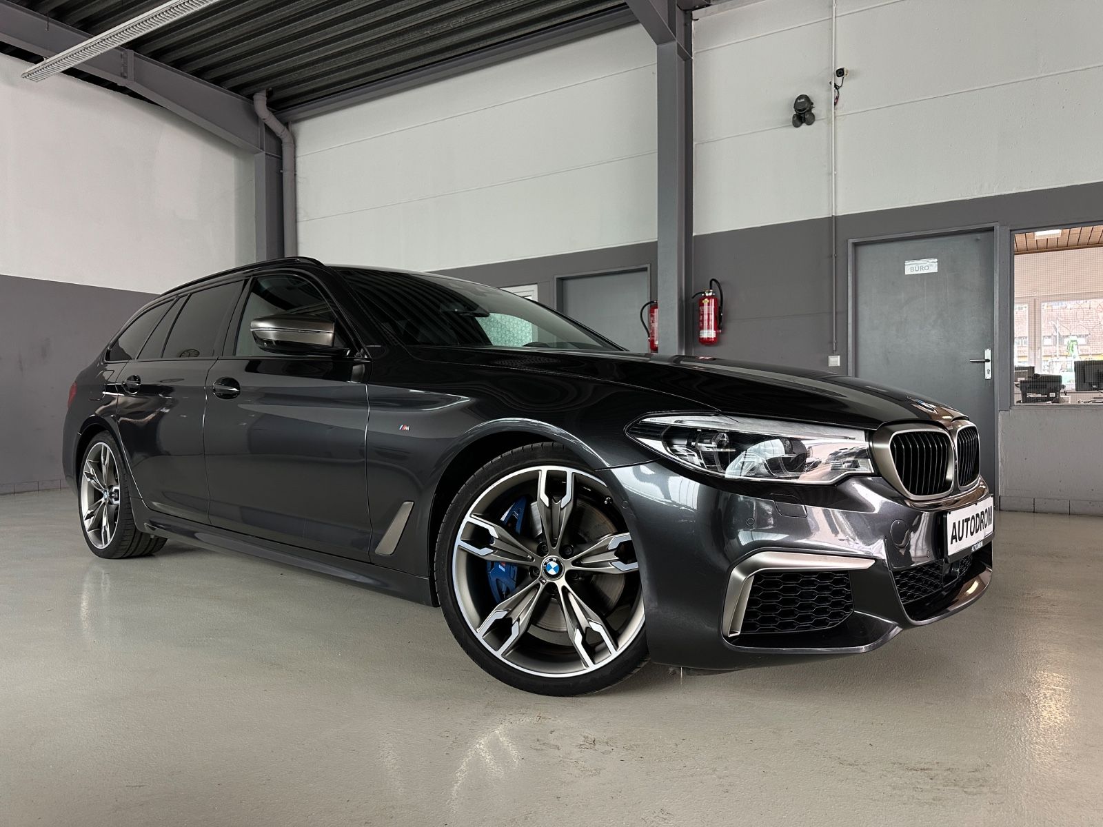 BMW M550d Touring xDrive 360°/Pano/HuD/Abstandstemp.