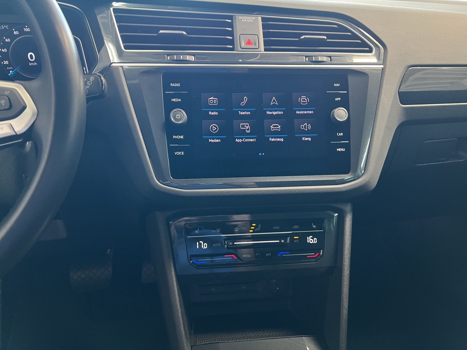 Tiguan Elegance 2.0 TSI DSG 4M ACC*AHK*Navi*Kame