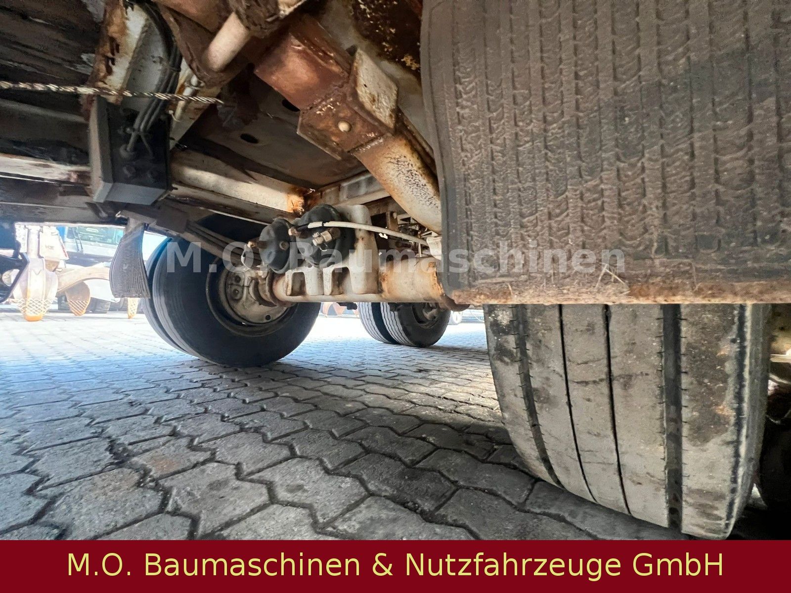 Fahrzeugabbildung Müller-Mitteltal T 30,0 Kompakt / 3 Achser / Blatt /Rampen/