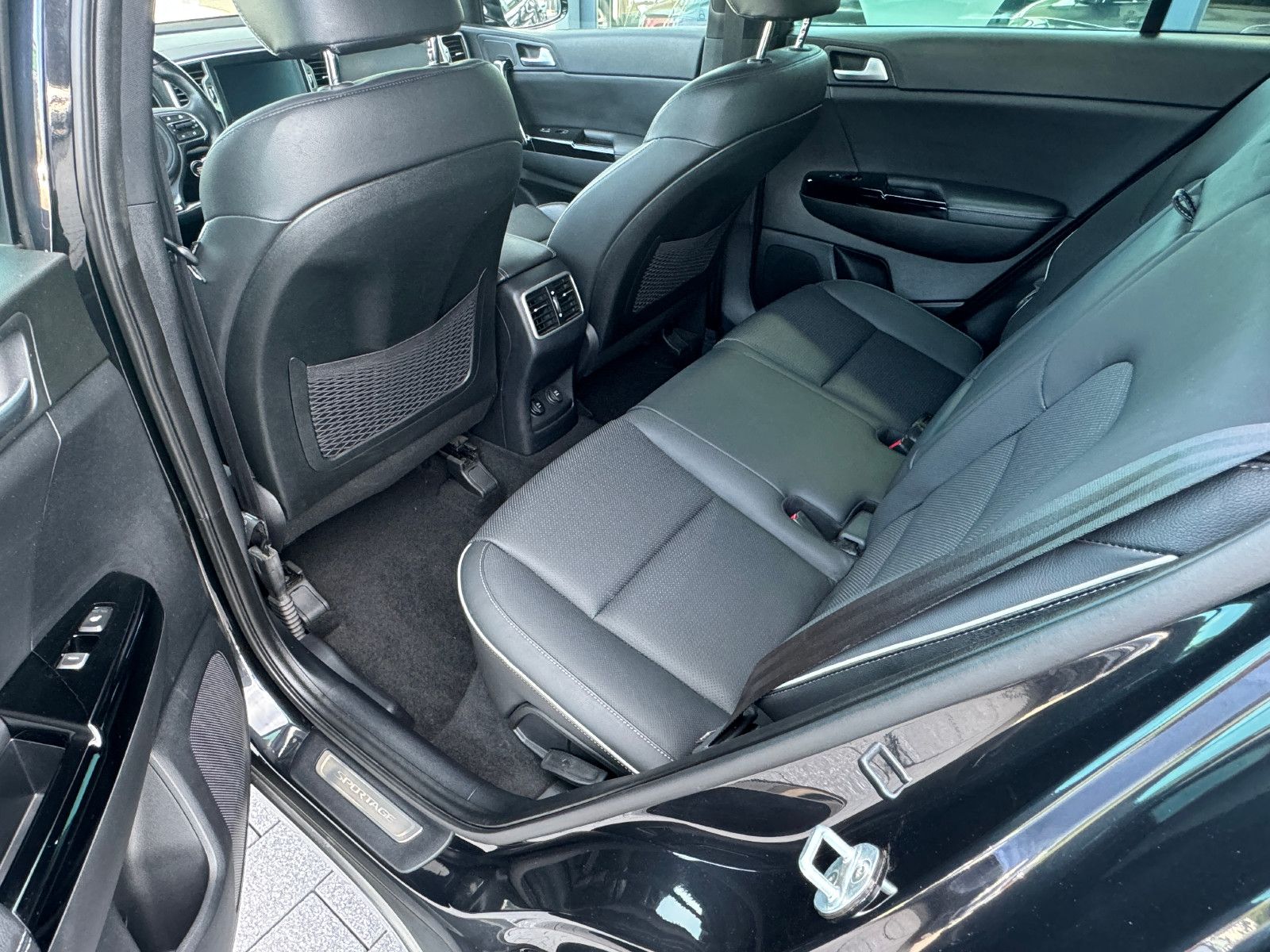 Fahrzeugabbildung Kia Sportage GT-Line 4WD,Navi,Leder,Sitzh,Kamera v+h