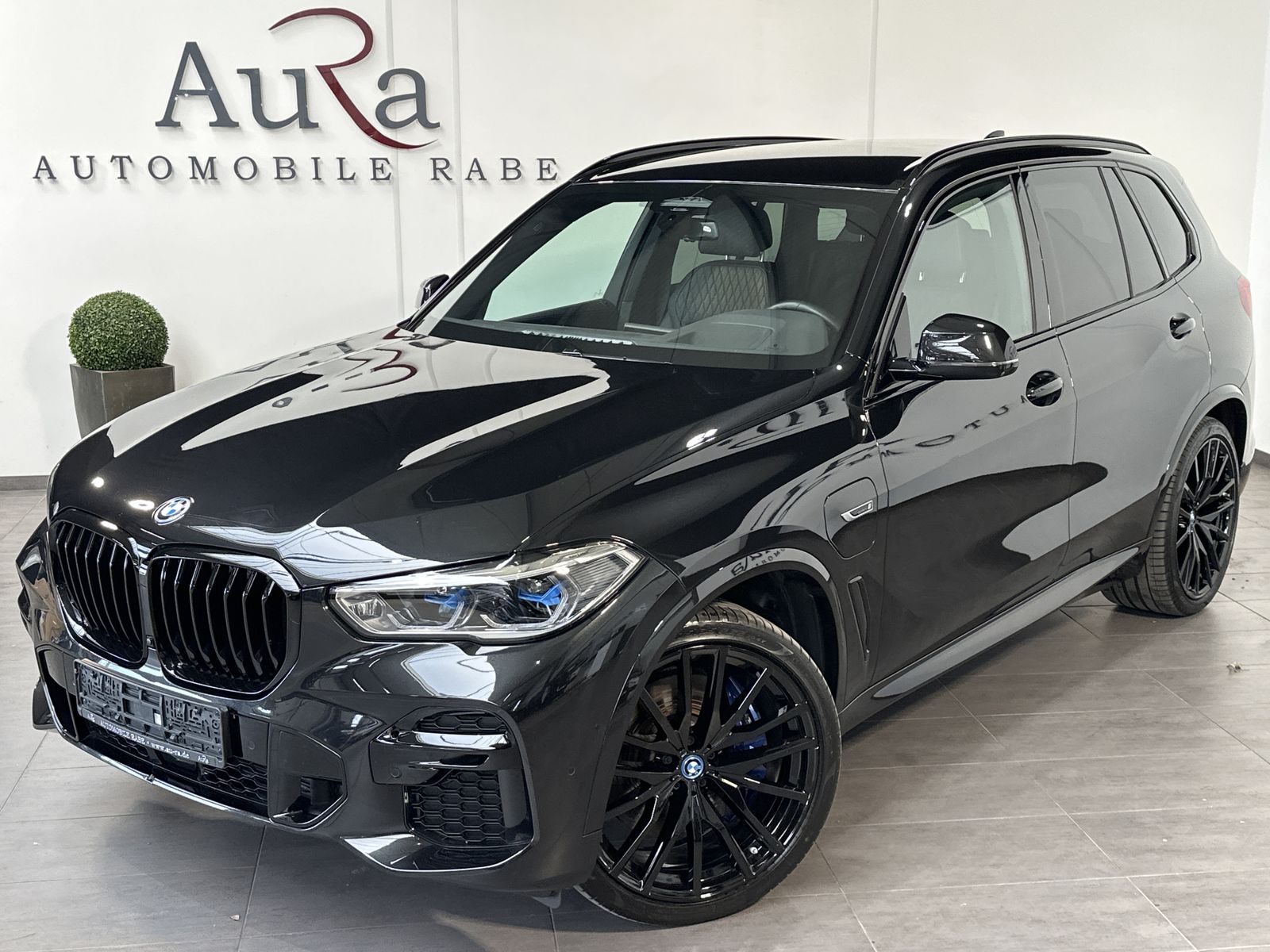 Fahrzeugabbildung BMW X5 xDrive45e M-Sport NAV+LASER+ACC+AHK+H/K+22ZO