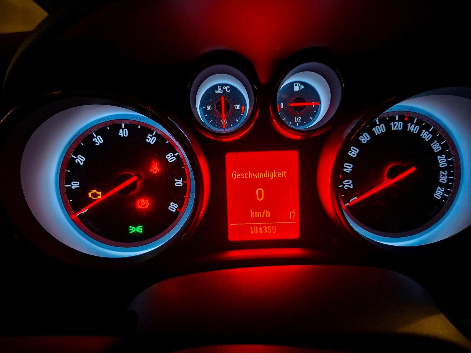 Opel Astra 2011 — photo 6