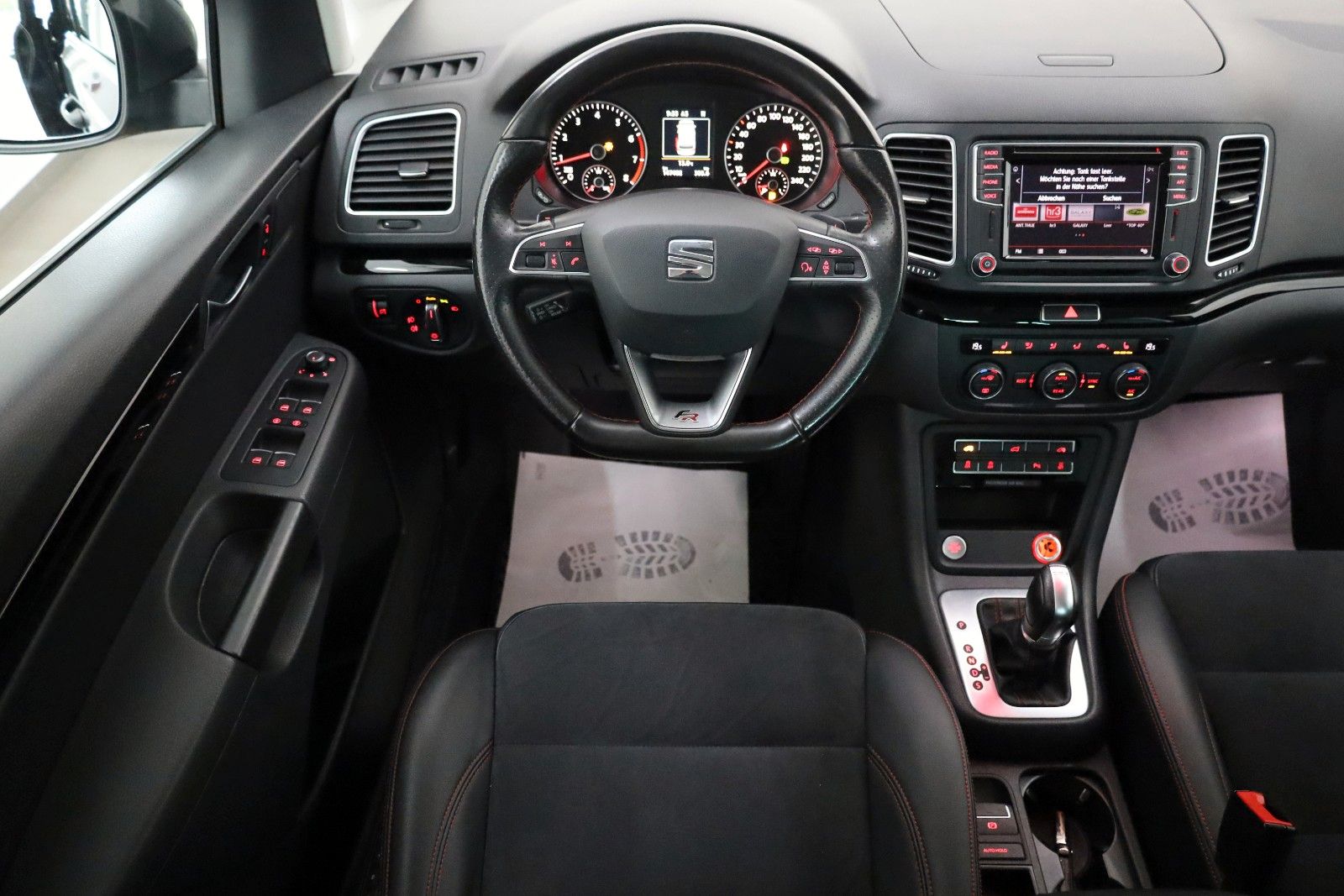 Fahrzeugabbildung SEAT Alhambra FR-Line 7 Si,T.Leder,Navi,Xenon,Kamera