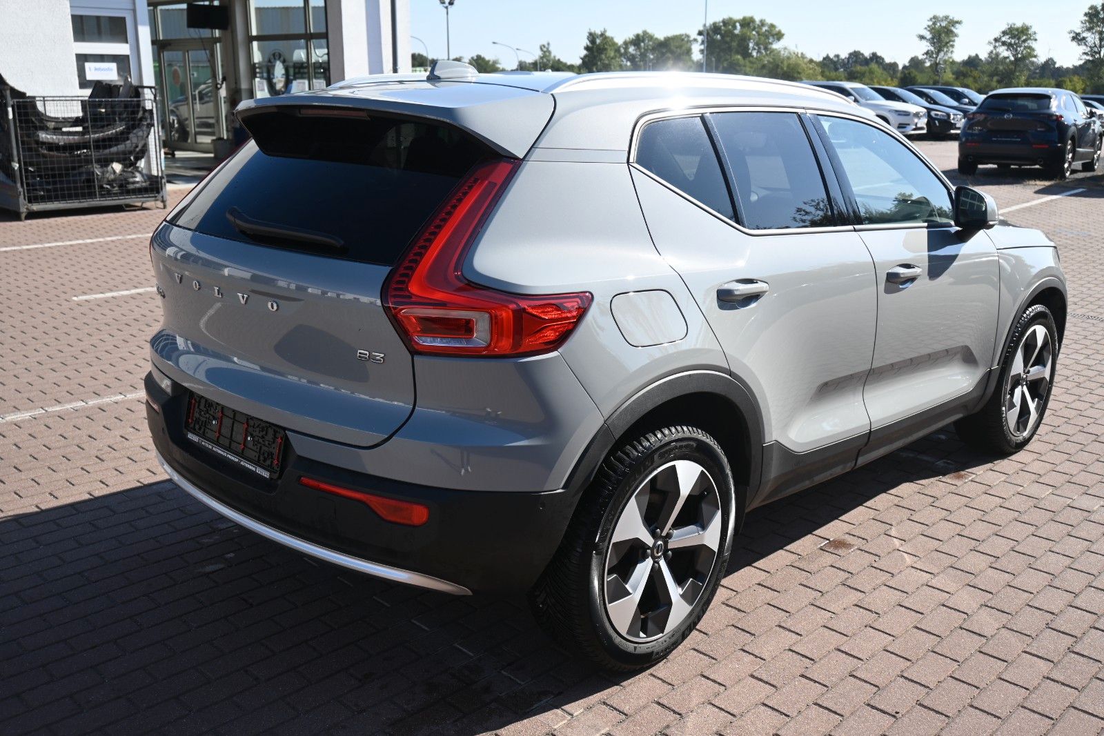 Fahrzeugabbildung Volvo XC40 B3 Benzin Core 2WD*LHZG*360°