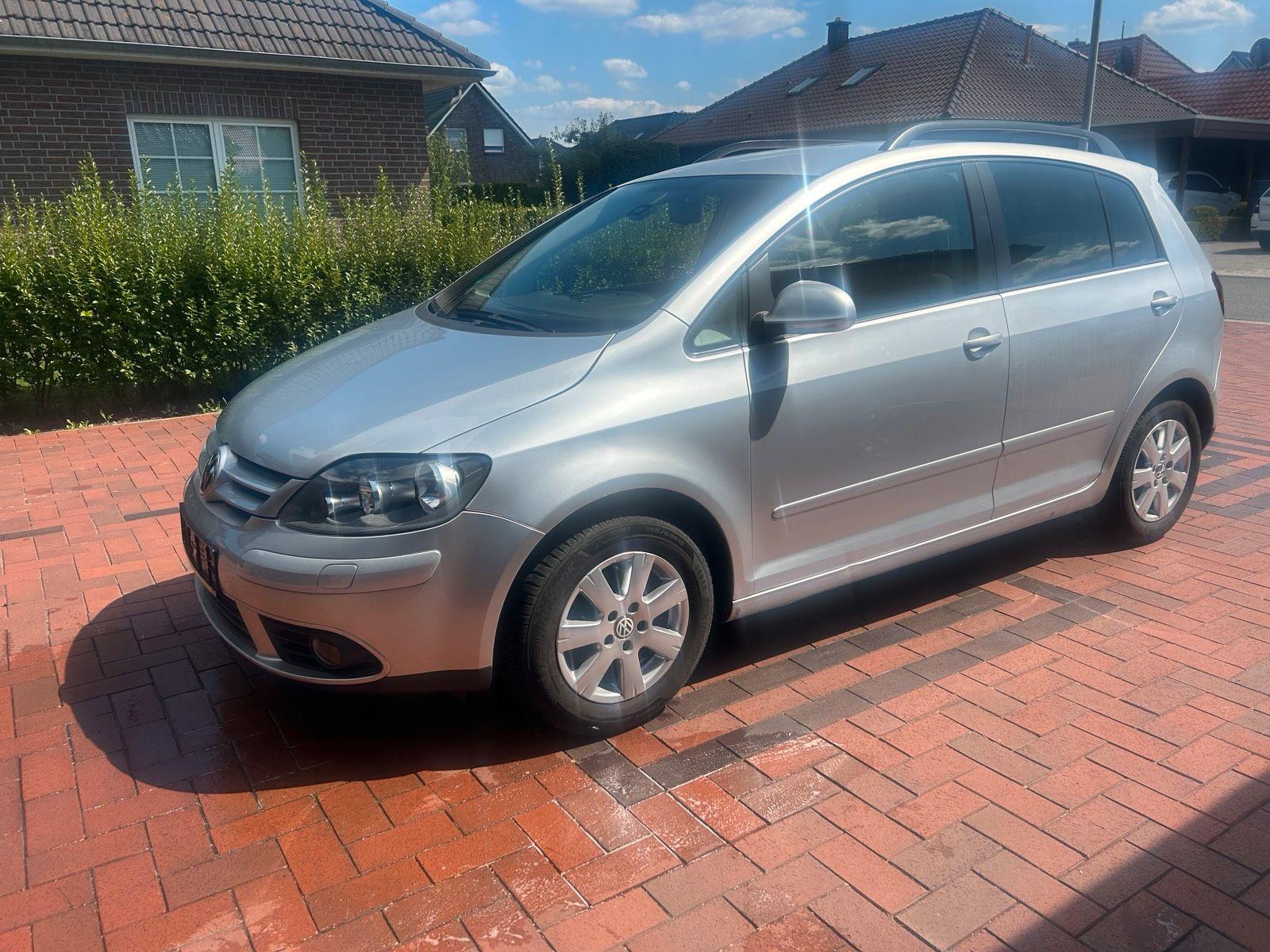 Volkswagen Golf Plus 2008 — rear view