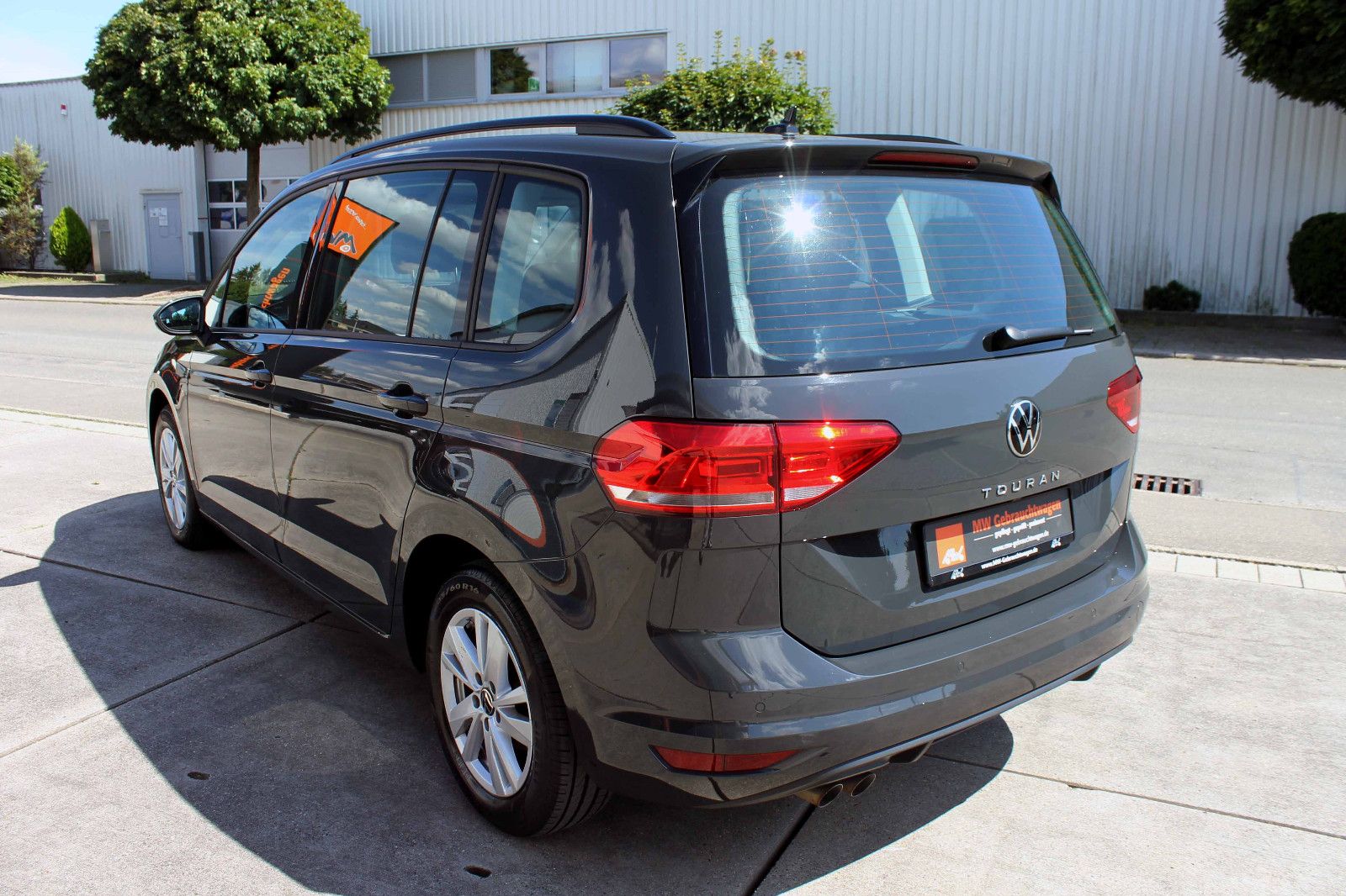Fahrzeugabbildung Volkswagen Touran Comfortline 2.0 TDI DSG ACC PDC KAM LED
