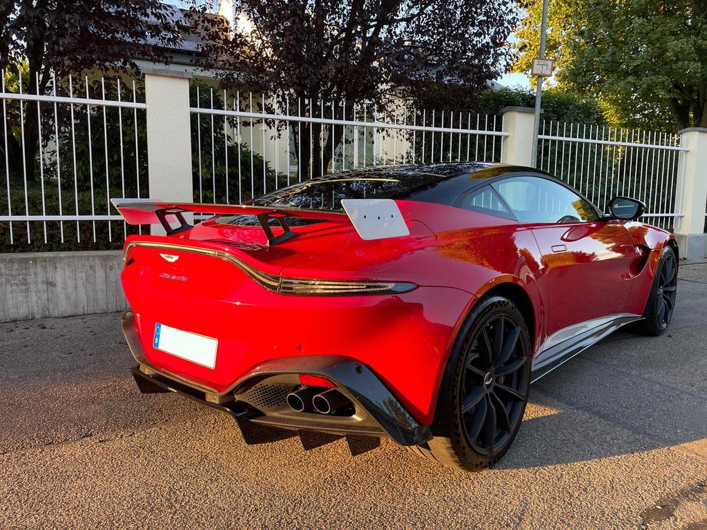 Aston Martin V8 Vantage