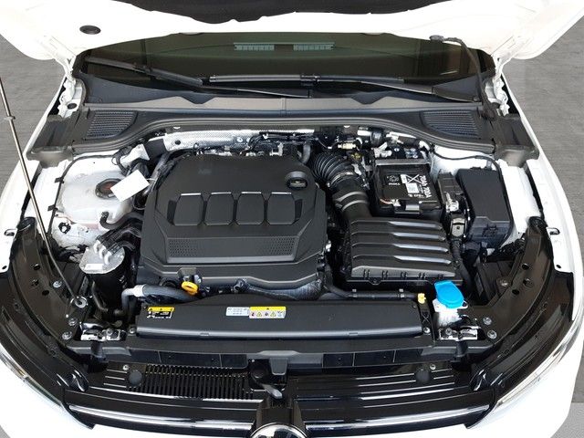 Fahrzeugabbildung Volkswagen Golf VIII Variant Life 2.0TDI AHK Navi ACC LED