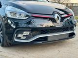 Renault Clio RS Trophy TCe 220 EDC RS Trophy - Renault Clio RS mit Benzin-Antrieb