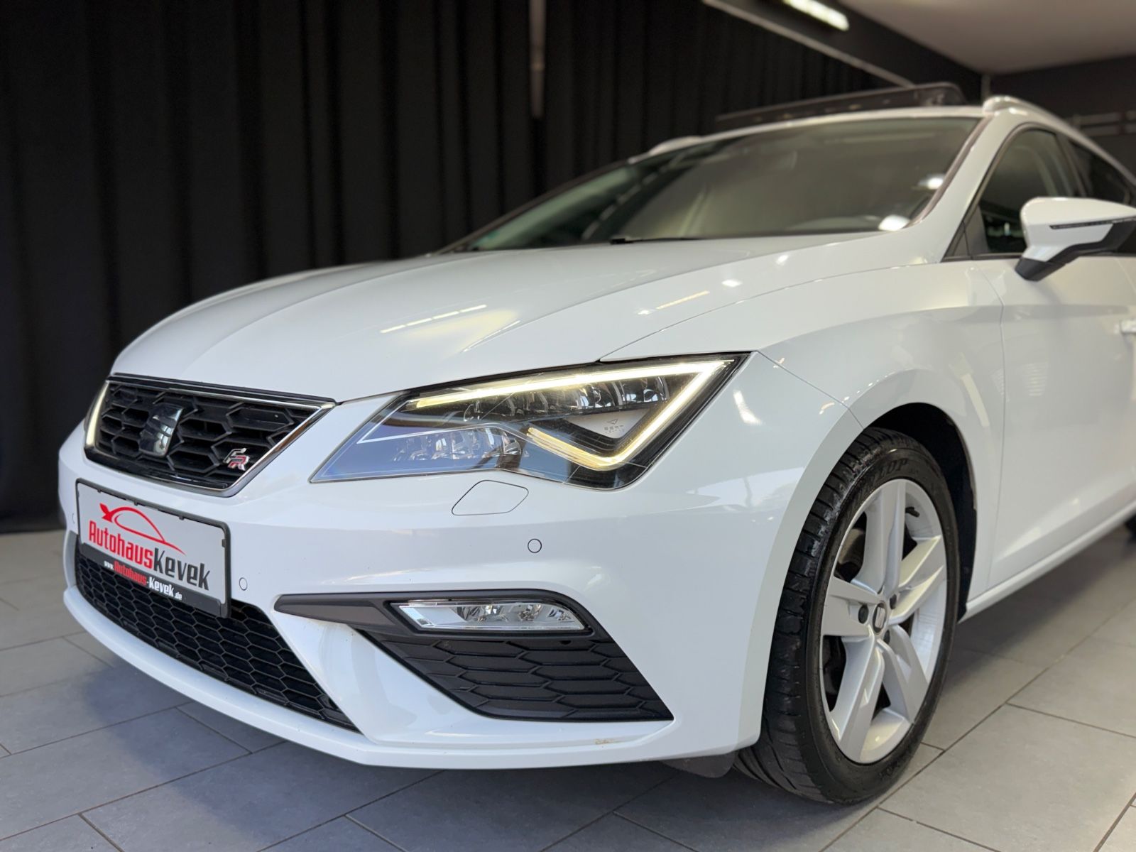Fahrzeugabbildung SEAT Leon ST FR |RF-CAM|2.HAND