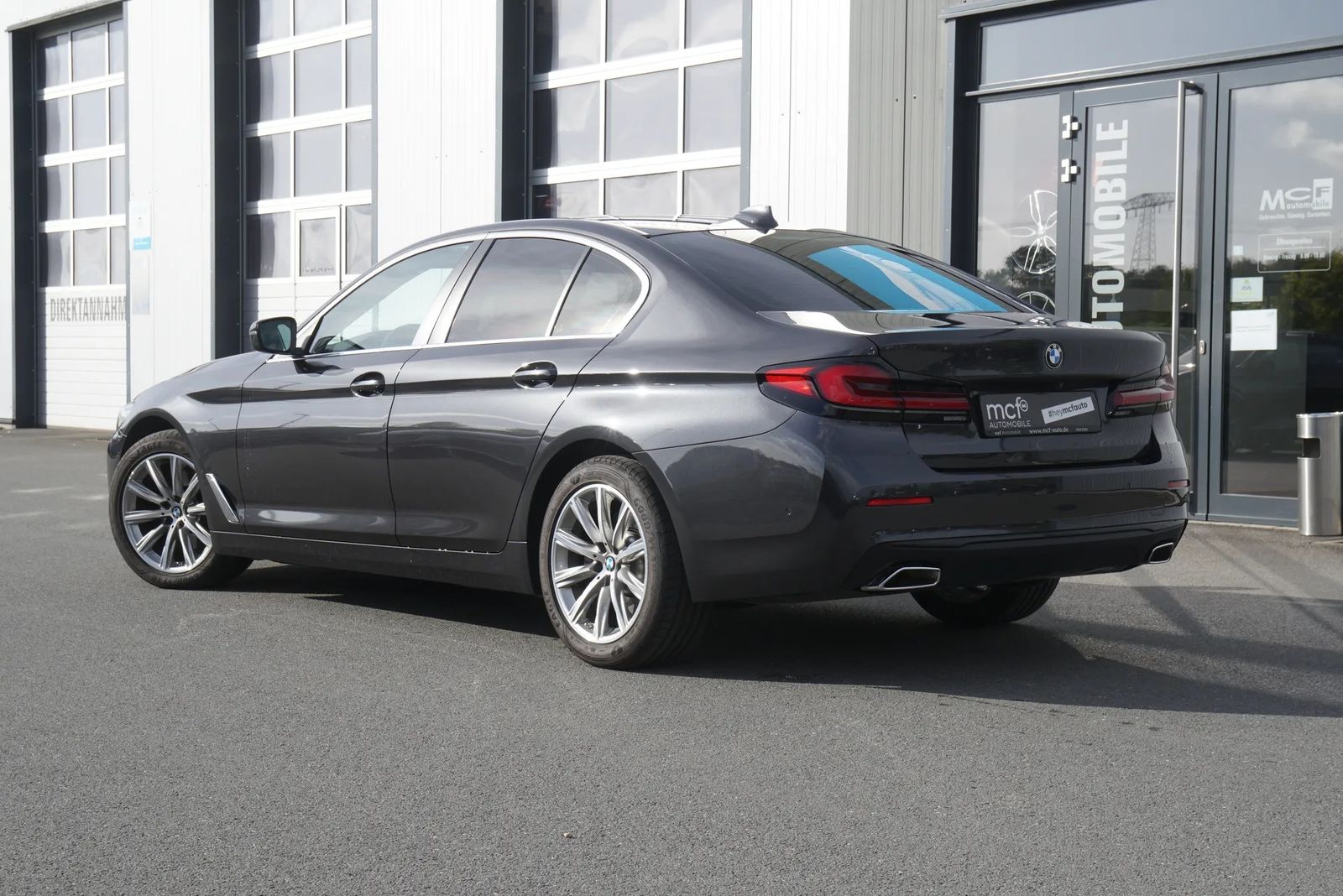BMW 520d Limousine Pano HuD Laser Leder foto 4