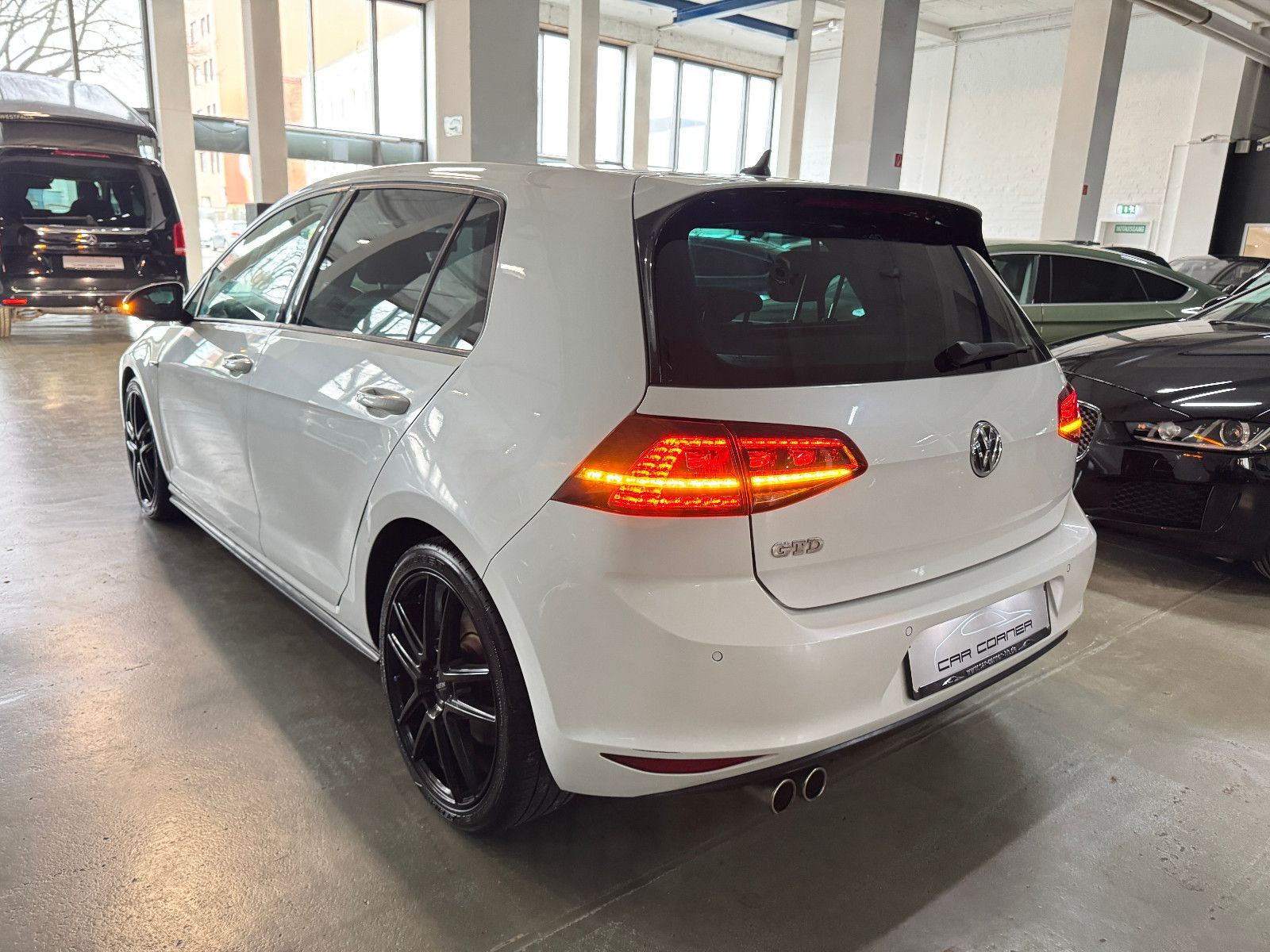 Fahrzeugabbildung Volkswagen Golf VII GTD DCC LED 1.HAND VW SCHECKHEFT EURO 6
