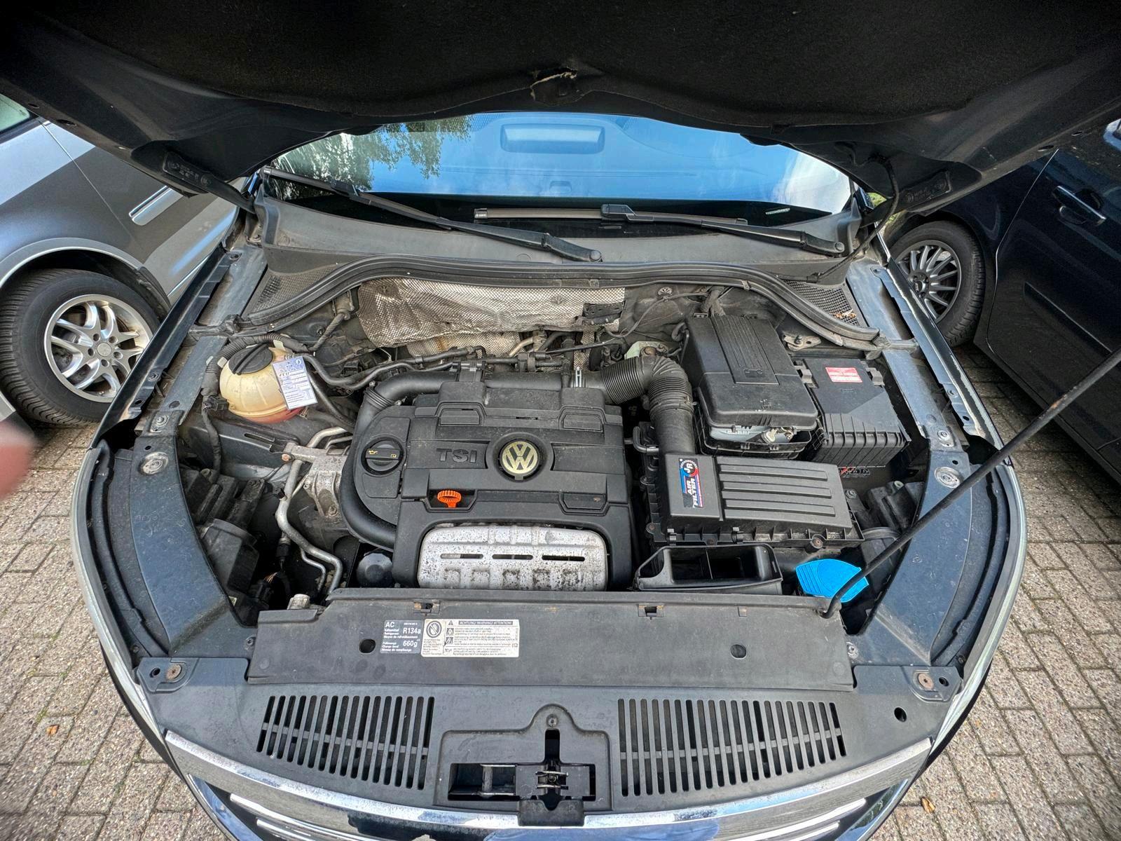 Volkswagen Tiguan 2011 — photo 10