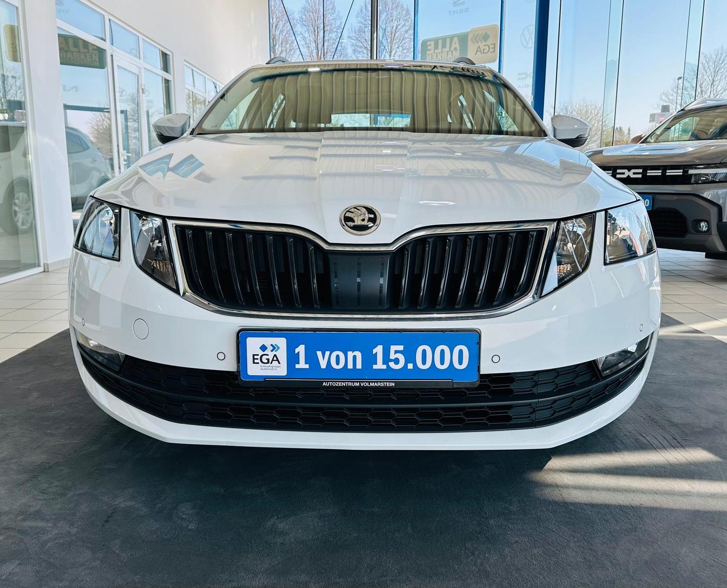 Skoda Octavia 1.5 TSI Ambition DSG SHZG PDC v+h CarPla