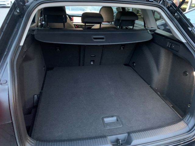 Golf Variant VIII 2.0 TDI LIFE NAVI KEYLESS PDCv