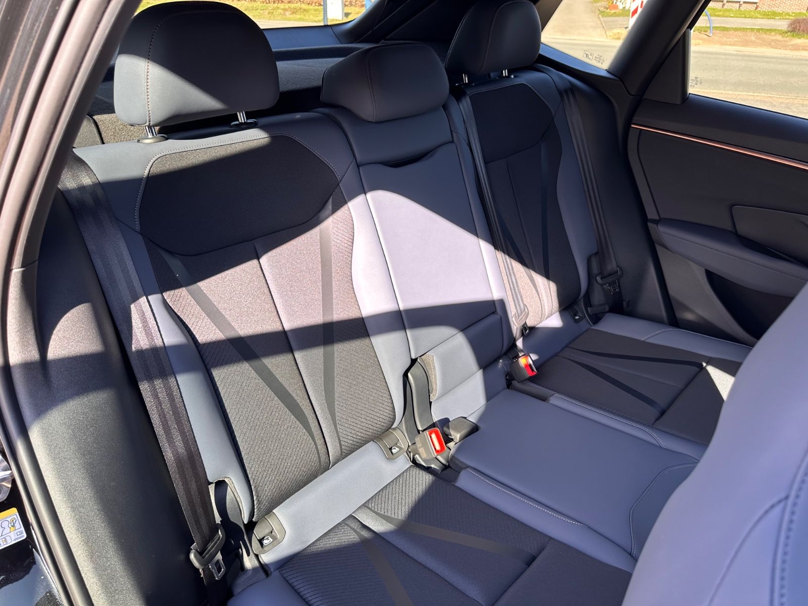 Fahrzeugabbildung CUPRA Terramar 1.5 eTSI DSG AHK/Navi/ACC/LED/SHZG/GJR