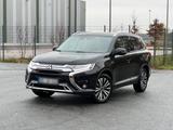 Mitsubishi Outlander 2.0 4WD - Mitsubishi Outlander in Bremen