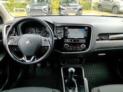 Fahrzeugabbildung Mitsubishi Outlander ACTIVE 2.0 GRA+ NAVI+SHZ +KAMERA+