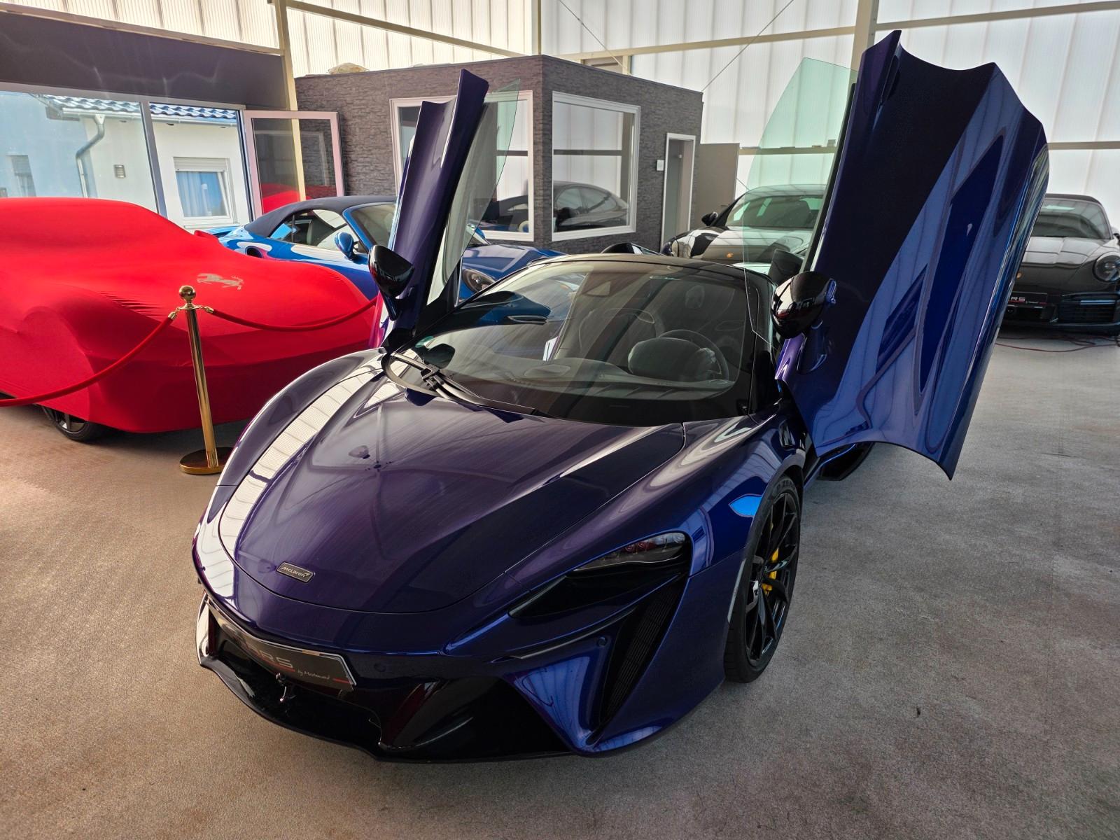 McLaren Artura Spider