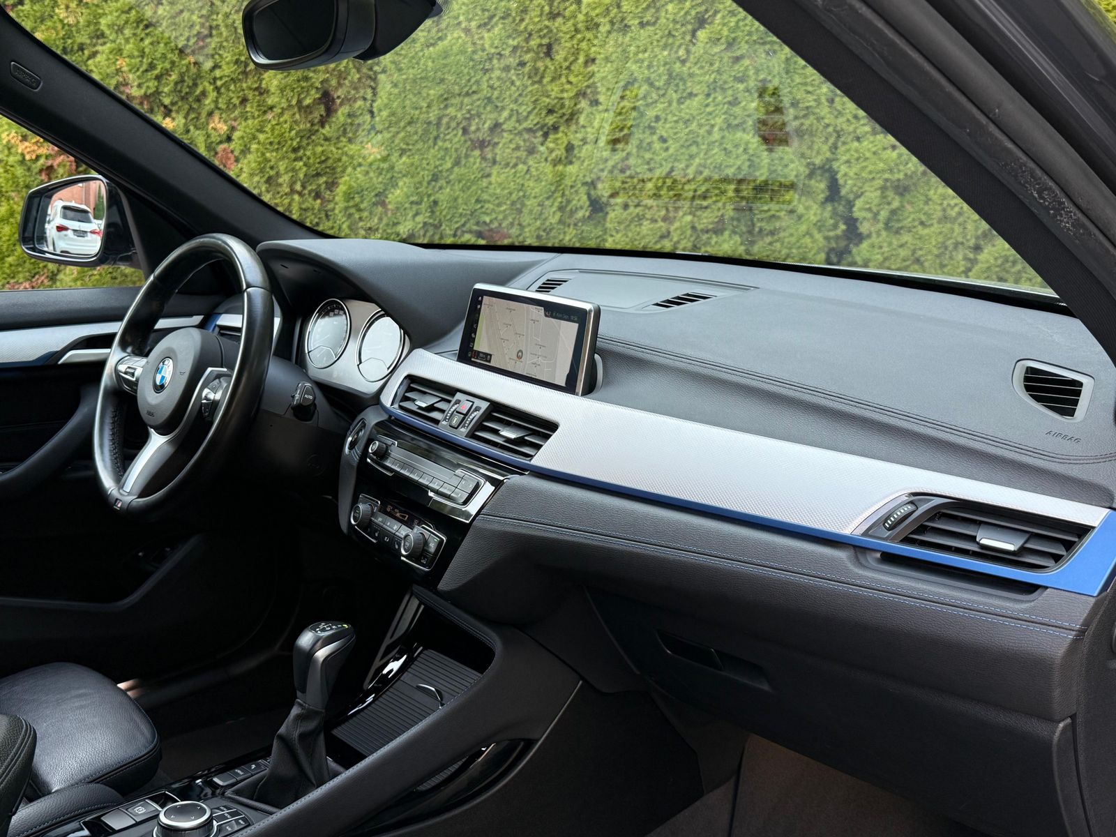 Fahrzeugabbildung BMW X1 xDrive 25 e M Sport/M PAKET LED+LEDER+NAV+SHZ