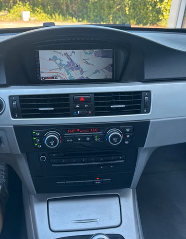 BMW 318 DT*NAVI+DVD*EURO 5**MFL*TEMP*FACELIFT MODEL*