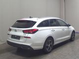 Hyundai i30 1.6 CRDI Intro Edition Navi LED Shz Pano AHK - Hyundai i30 Intro mit Diesel-Antrieb