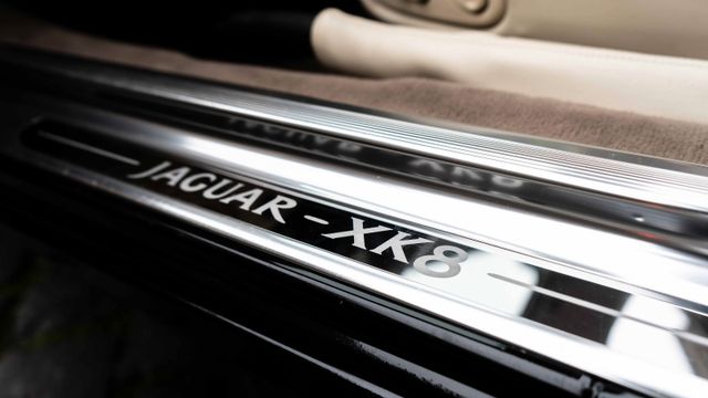 Fahrzeugabbildung Jaguar XK8 Cabriolet/Dt./2.Hd/Erstlack/Sammlerstück