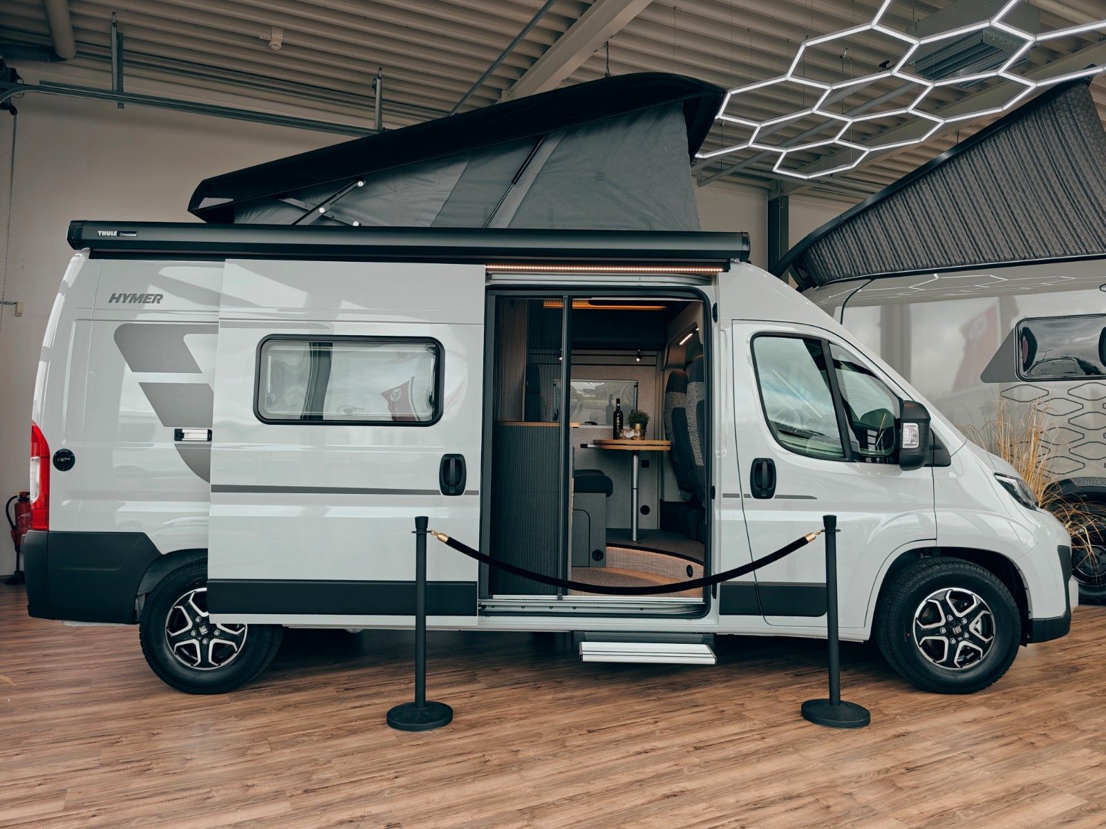 Fahrzeugabbildung HYMER / ERIBA / HYMERCAR HYMER REDWOOD 600 TRAIL 2026